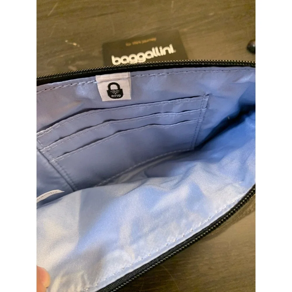 Baggallini Gray Wristlet Wallet RFID Card Holder Zip Pouch Small Travel 7